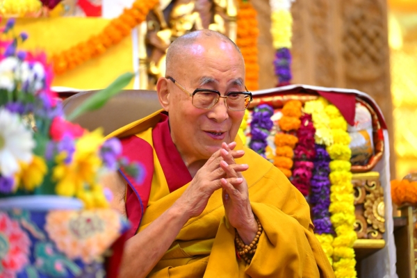 ༸གོང་ས་༸སྐྱབས་མགོན་ཆེན་པོ་མཆོག་སྦེལ་ཀོབ་གཞིས་ཆགས་སུ་ཆིབས་བསྒྱུར་བསྐྱངས།